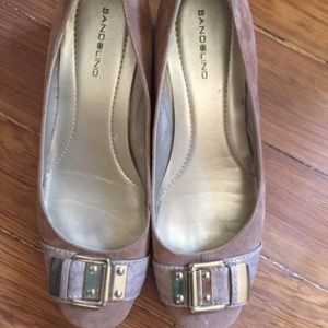 Women's Bandolino gold  suede with buckle shoes